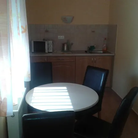 Hatarmenti Vendeghaz Zsira Room photo