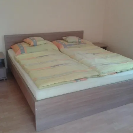 Hatarmenti Vendeghaz Zsira Room photo