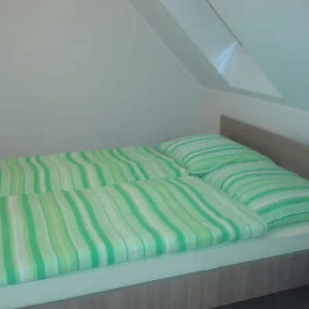 Hatarmenti Vendeghaz Zsira Room photo