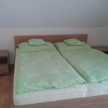 Hatarmenti Vendeghaz Zsira Room photo