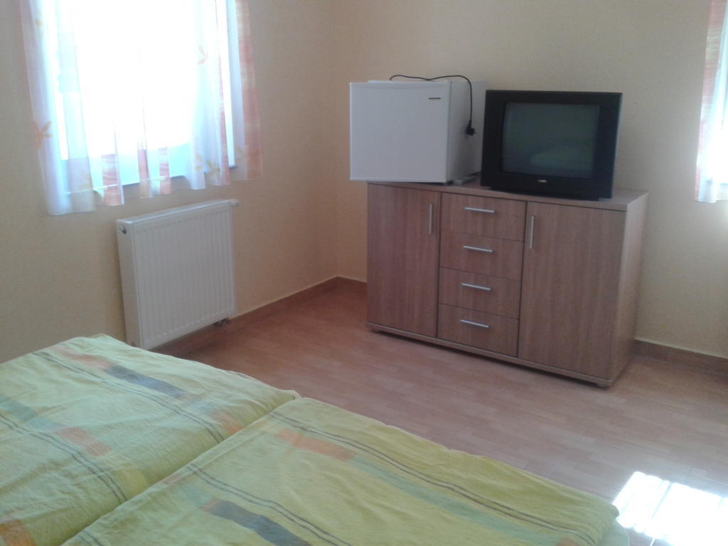 Gasthof Hatarmenti Vendeghaz Zsira