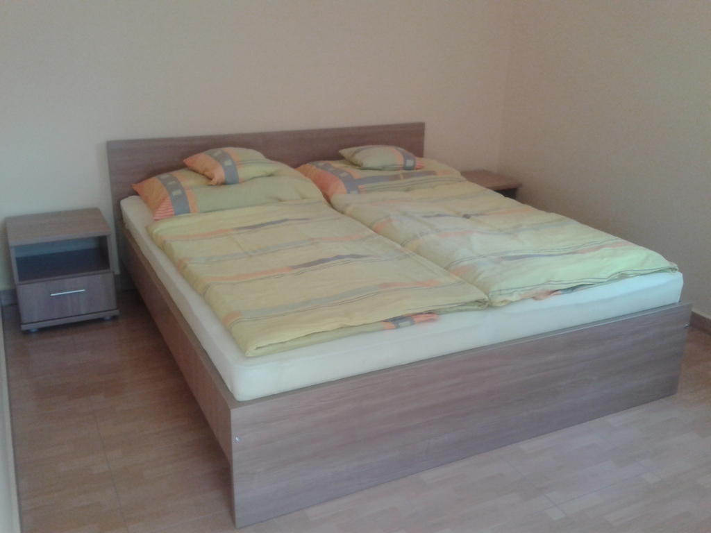 Hatarmenti Vendeghaz